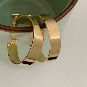 New vintage spring closure hoop earrings